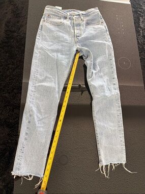 Levi’s 501 S Skinny Jeans Women’s W26 L28 Light Wash Button Fly Raw Hem Ankle